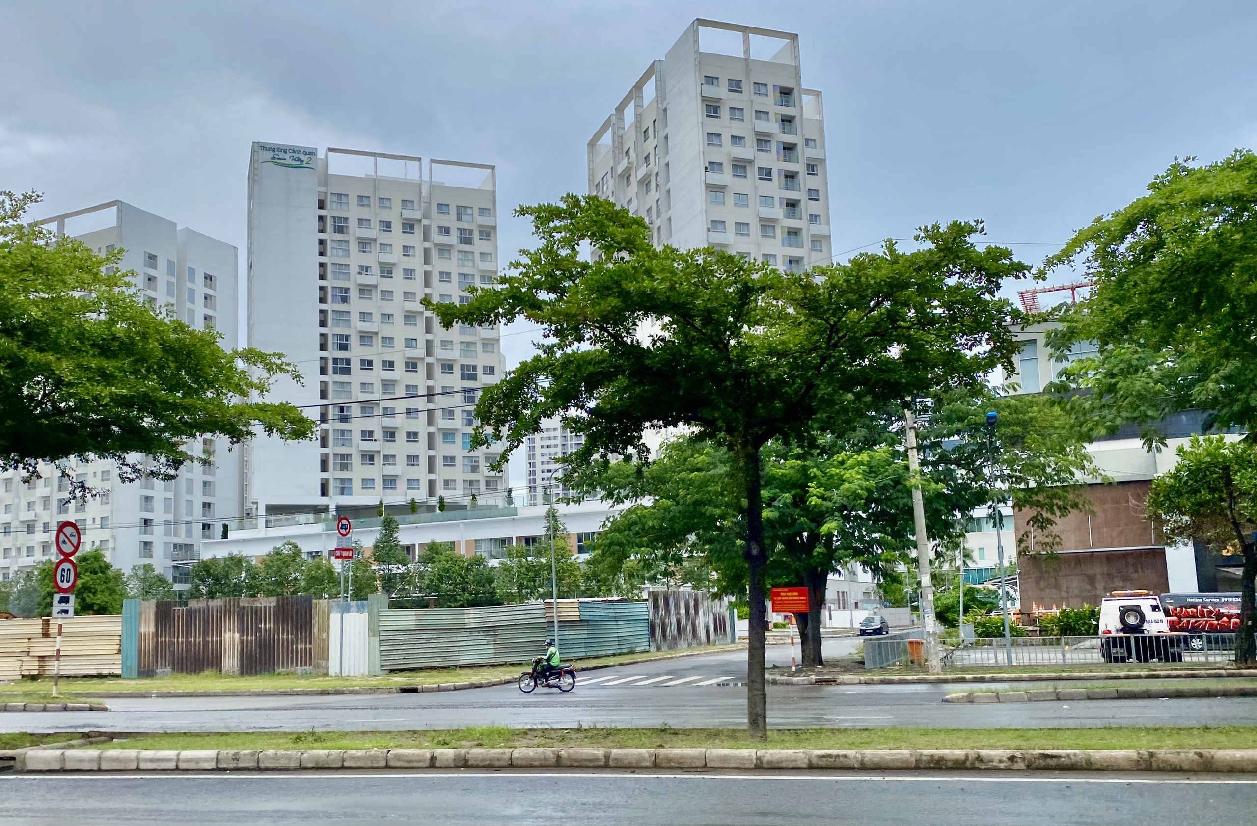 TP.HCM rất vắng vẻ sau khi thành phố siết chặt việc đi lại