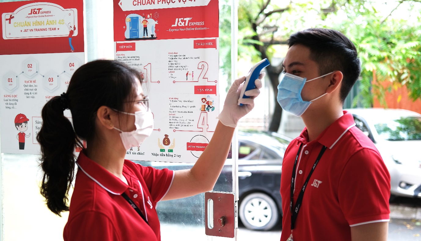 Có mặt tại Việt Nam từ 2018, J&T Express đã đồng hành với sự phát triển của ngành chuyển phát nhanh Việt Nam 4 năm, thì đại dịch Covid toàn cầu kéo dài 3 năm, đó là một thách thức cho J&T Express.
