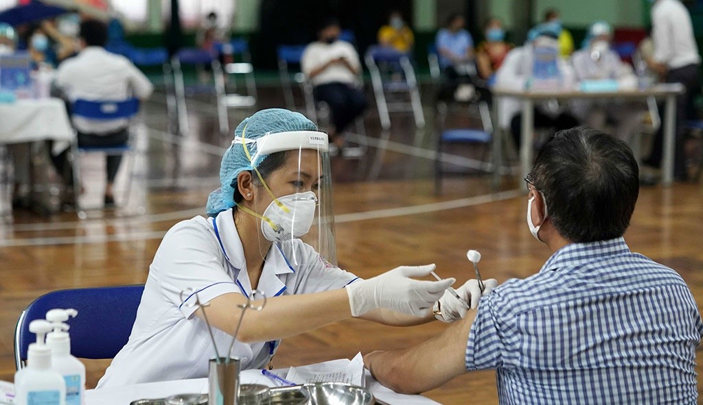 TP.HCM sẽ đẩy nhanh việc tiêm vaccine trong những ngày tới, mổ rộng thời gian tiêm sau 18h.