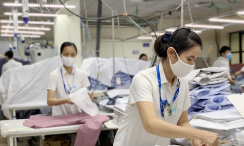 Hơn 3.900 lao động được tạm dừng đóng quỹ hưu trí và tử tuất