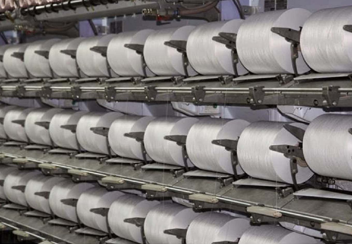 Điều tra chống bán phá giá đối với một số sản phẩm sợi dài làm từ polyester nhập khẩu.
