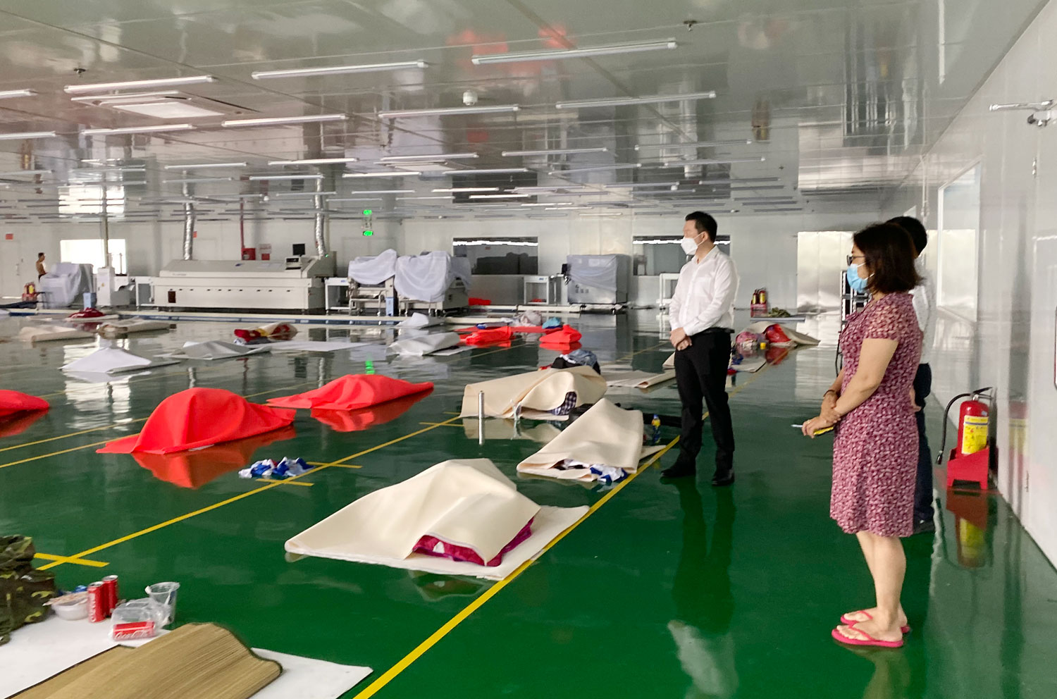 Chi ph&iacute; ph&aacute;t sinh trong qu&aacute; tr&igrave;nh ph&ograve;ng chống dịch như x&eacute;t nghiệm, bố tr&iacute; vật dụng, thiết bị cần thiết để duy tr&igrave; &ldquo;3 tại chỗ&rdquo;&hellip; kh&ocirc;ng phải l&agrave; con số nhỏ.