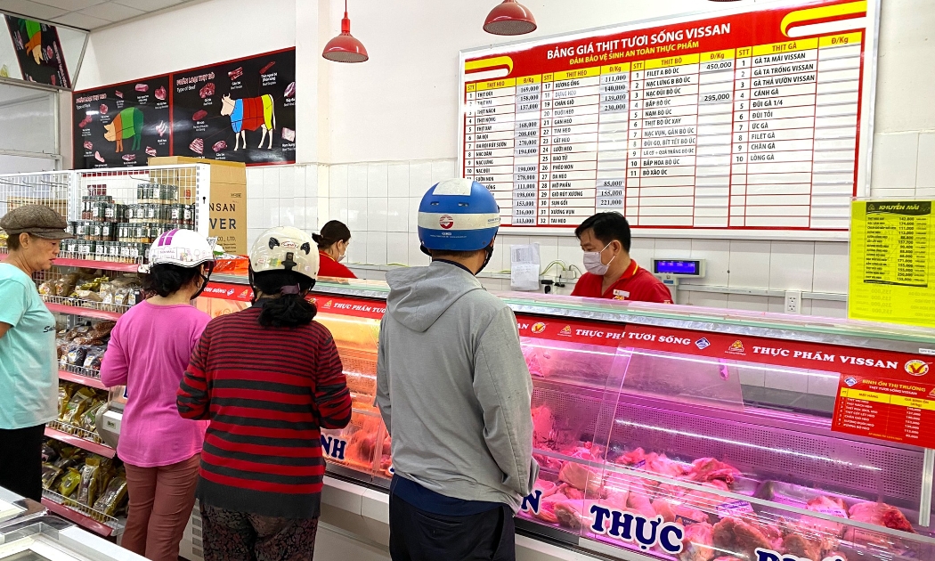  Vissan khẳng định vẫn tiếp tục cung ứng mặt hàng thực phẩm tươi sống tại thị trường thành phố, dù buổi sáng cùng ngày đã có văn bản xin được tạm ngừng sản xuất từ ngày 28/7. 