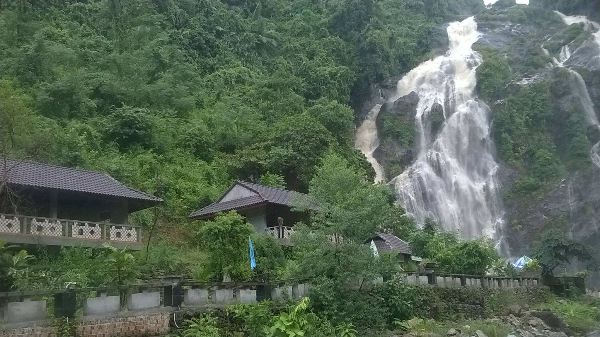 Minh Long nổi tiếng với Thác Trắng (Ảnh minh hoạ)