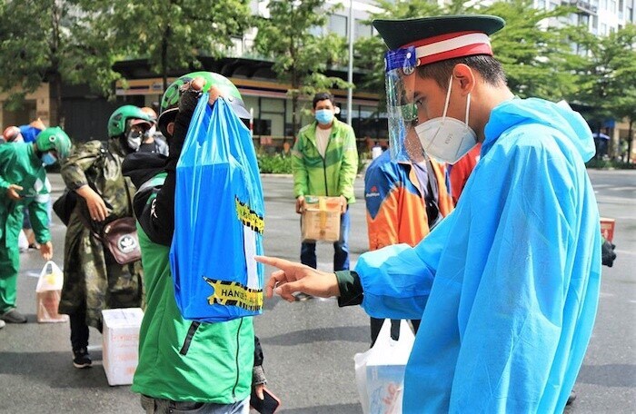 TP.HCM cho phép shipper vận chuyển hàng thiết yếu cho khu phong tỏa, cách ly được di chuyển liên quận, TP. Thủ Đức.