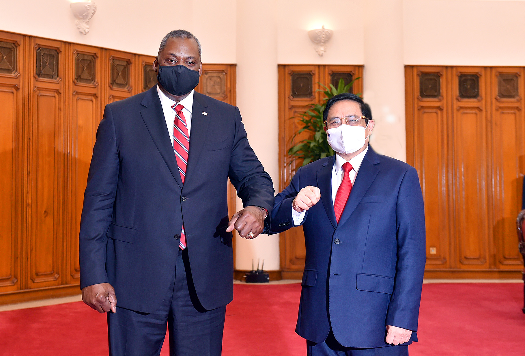 Thủ tướng Phạm Minh Chính tiếp Bộ trưởng Quốc phòng Mỹ Lloyd Austin - Ảnh: VGP.