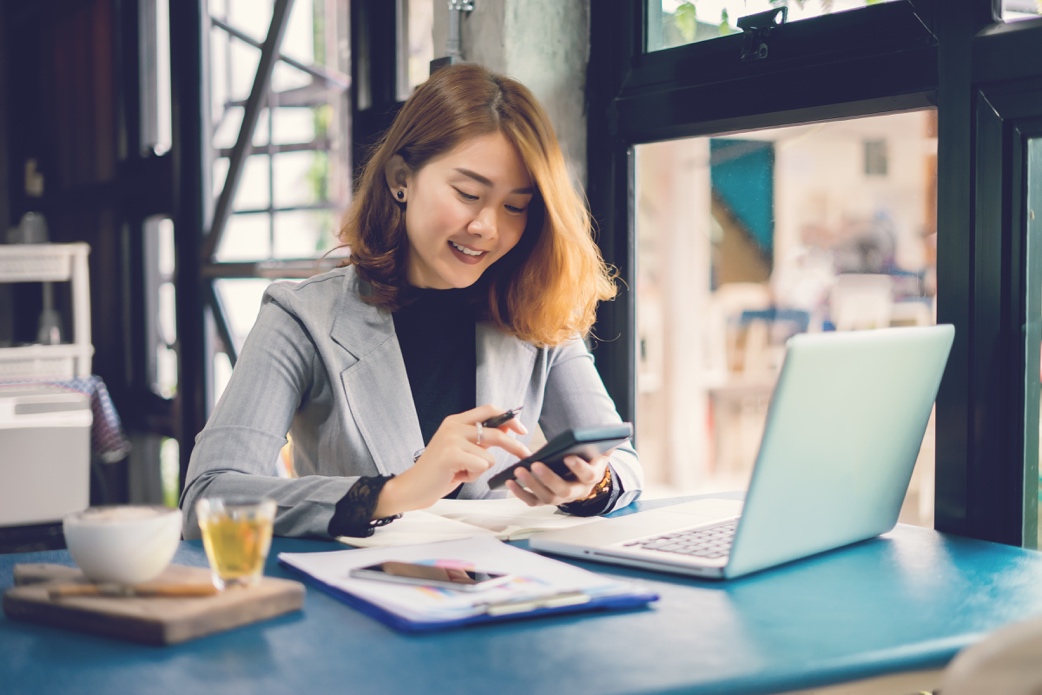 Cùng với chuyên môn, người làm Nhân sự ngày nay cần linh hoạt và khéo léo trong việc kết hợp dịch vụ lẫn công nghệ để đạt được mục tiêu kép “đắc nhân tâm - đắc lợi nhuận”.