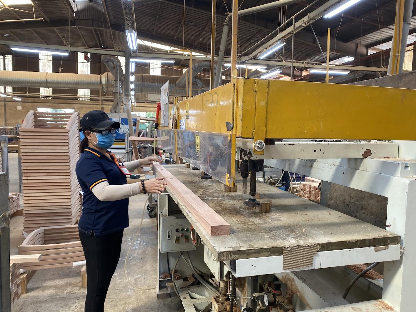 Với gần 3.000 doanh nghiệp vẫn đang sản xuất 