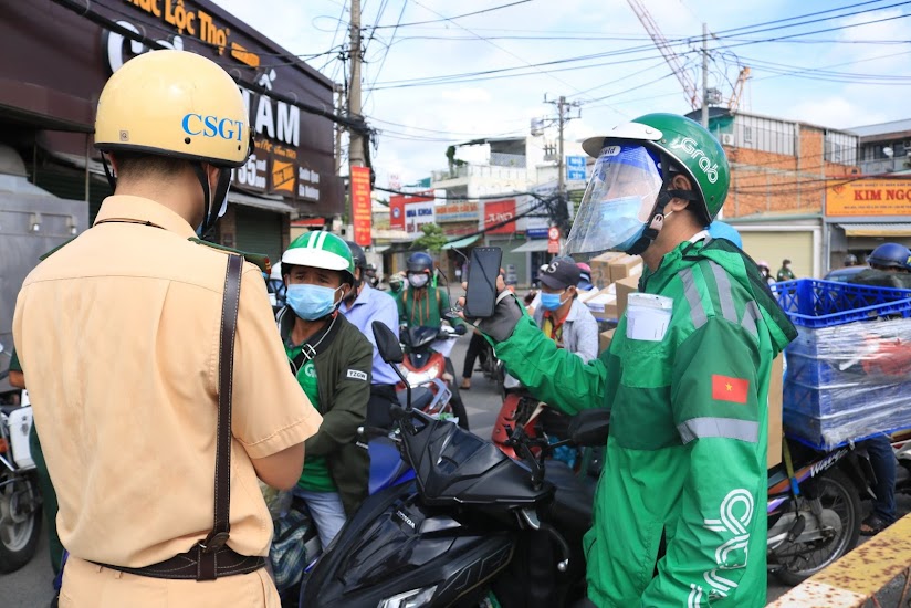 Việc mua bán thẻ, sử dụng các loại thẻ, giả mạo con dấu của doanh nghiệp là vi phạm pháp luật - Ảnh minh họa. 