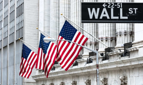 Cổ phiếu Amazon kéo chứng khoán Mỹ tụt điểm; S&P 500 tăng liền 5 tháng