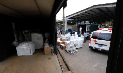 Cận cảnh toa tàu vận chuyển trang thiết bị y tế vào TP.HCM