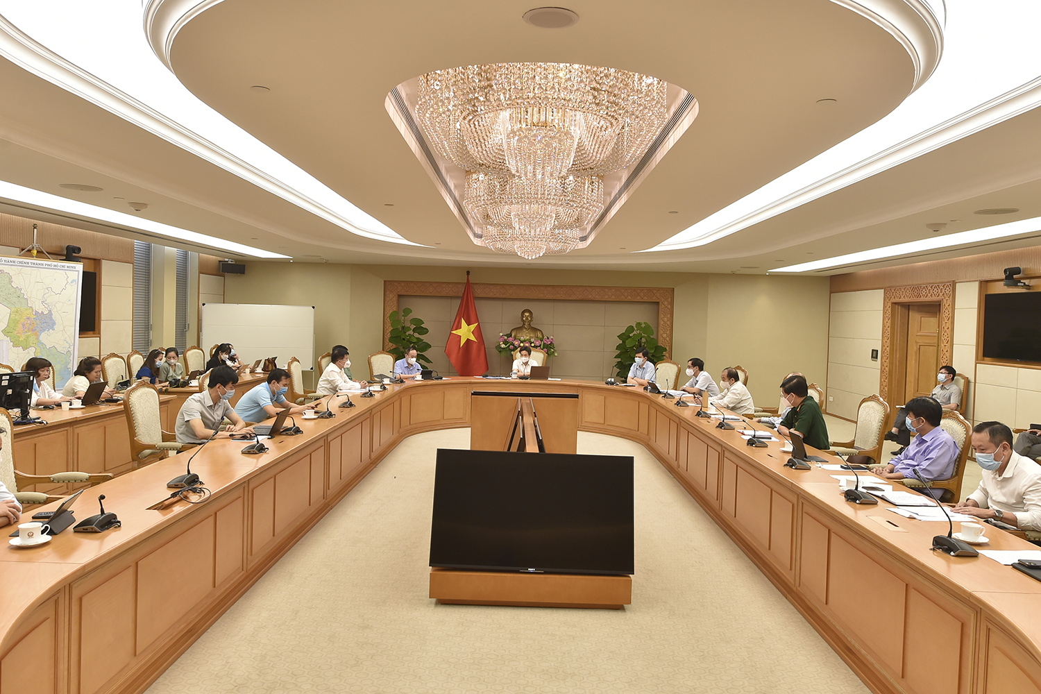 To&agrave;n cảnh cuộc họp. Ảnh - VGP.&nbsp;