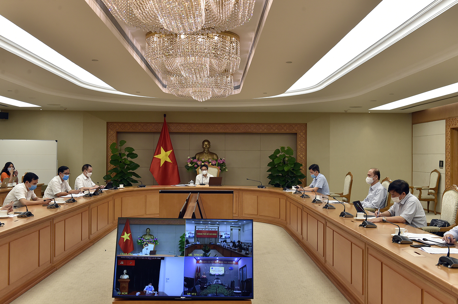 To&agrave;n cảnh cuộc họp. Ảnh - VGP.&nbsp;