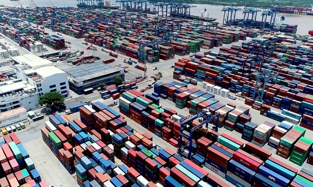 Trong 7 tháng đầu năm 2021 Việt  Nam thâm hụt thương mại 2,5 tỷ USD.