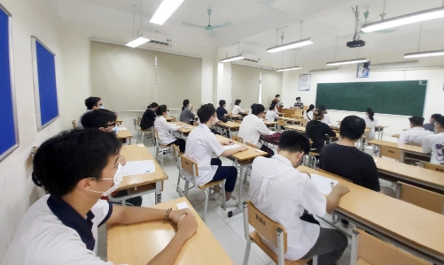 Lùi lịch tuyển sinh vào đại học, cao đẳng 2021