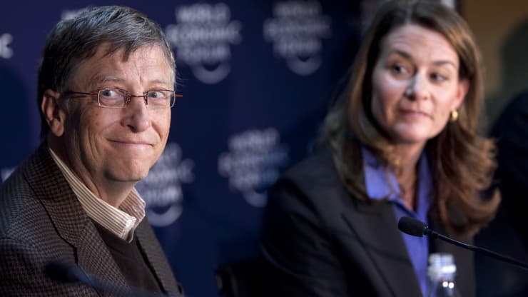 Ông Bill Gates (trái) và bà Melinda French Gates khi còn là vợ chồng - Ảnh: Bloomberg/CNBC.