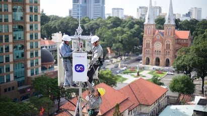 Government proposes cuts to telco charges