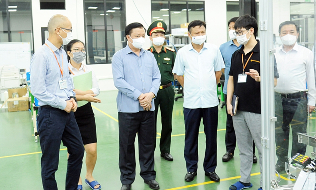 Bí thư Thành ủy Đinh Tiến Dũng kiểm tra công tác phòng, chống dịch Covid-19 tại huyện Hoài Đức.