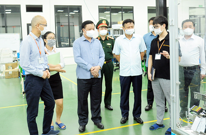 Bí thư Thành ủy Đinh Tiến Dũng kiểm tra công tác phòng, chống dịch Covid-19 tại huyện Hoài Đức.