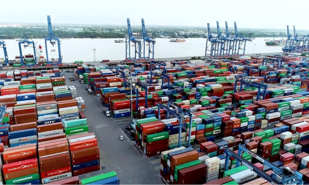 Cho phép chuyển hàng hoá nhập khẩu chưa thông quan từ  cảng  Cát  Lái  đến các cảng khác trên địa bàn TP.HCM.