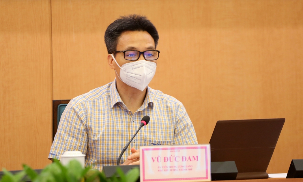 Phó Thủ tướng Vũ Đức Đam làm việc với Sở Chỉ huy phòng, chống dịch TP. Hà Nội, sáng 4/8. Ảnh - VGP.