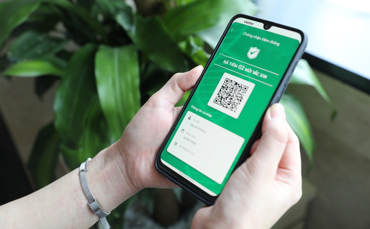 Những người tiêm đủ 2 mũi sẽ có chứng nhận màu xanh