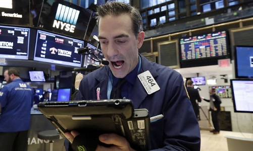 Nasdaq và S&P 500 lập kỷ lục mới nhờ dữ liệu việc làm khả quan, giá dầu tăng trở lại