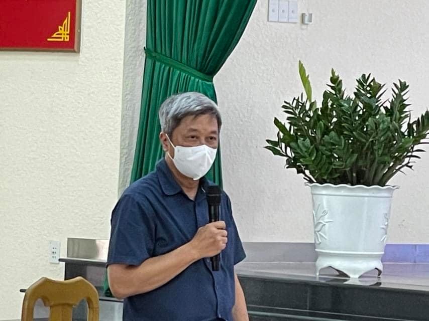 Thứ trưởng Bộ Y tế Nguyễn Trường Sơn phát biểu trong cuộc làm việc tại thị xã Tân Uyên, Bình Dương.