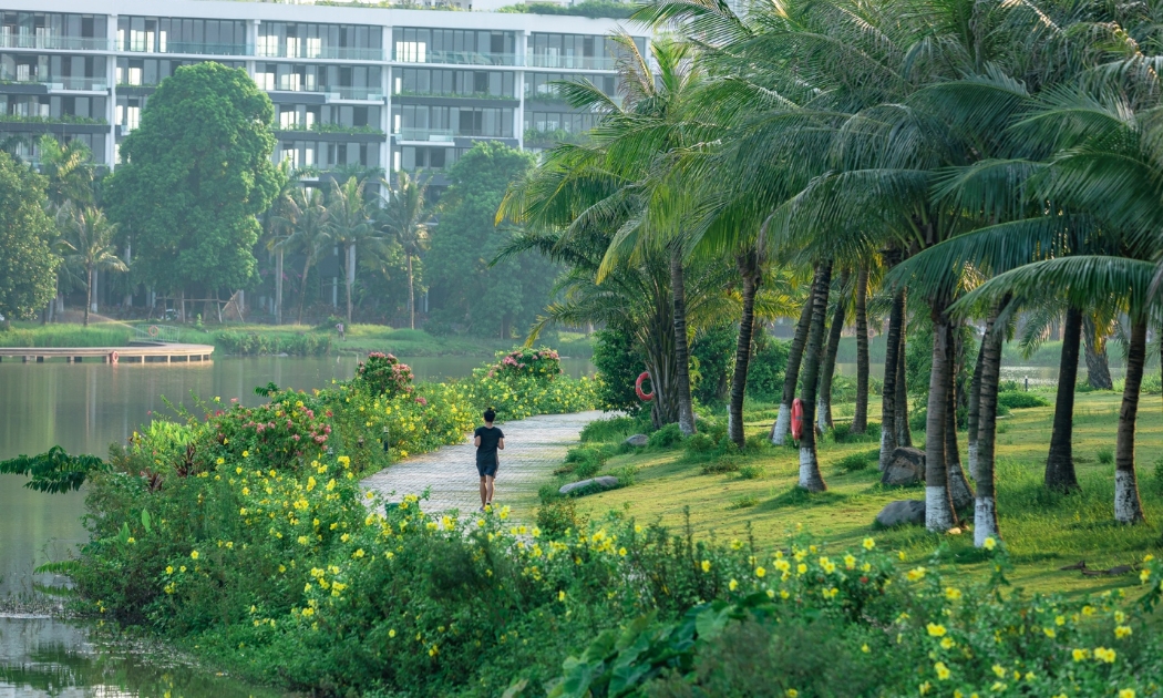Dịch Covid diễn biến phức tạp, chị Hoài An đưa cả gia đình về Ecopark nghỉ dưỡng.