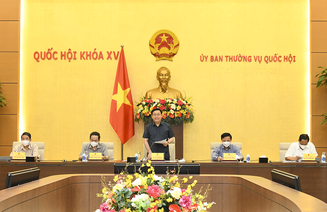 Chủ tịch Quốc hội Vương Đình Huệ phát biểu tại phiên họp - Ảnh: Quochoi.vn