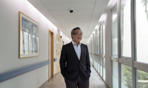 Vận hành 15 trung tâm tiêm vaccine Covid, bác sỹ Singapore trở thành tỷ phú