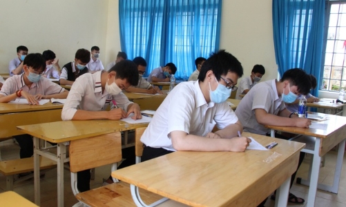 Các thí sinh bị ảnh hưởng dịch Covid-19 bước vào kỳ thi tốt nghiệp THPT đợt 2