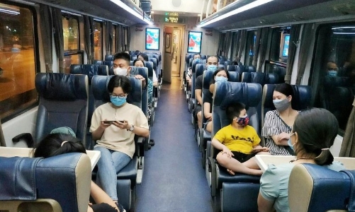 Đề xuất dỡ bỏ giãn cách chỗ ngồi trên tàu, thông luồng xanh đường sắt