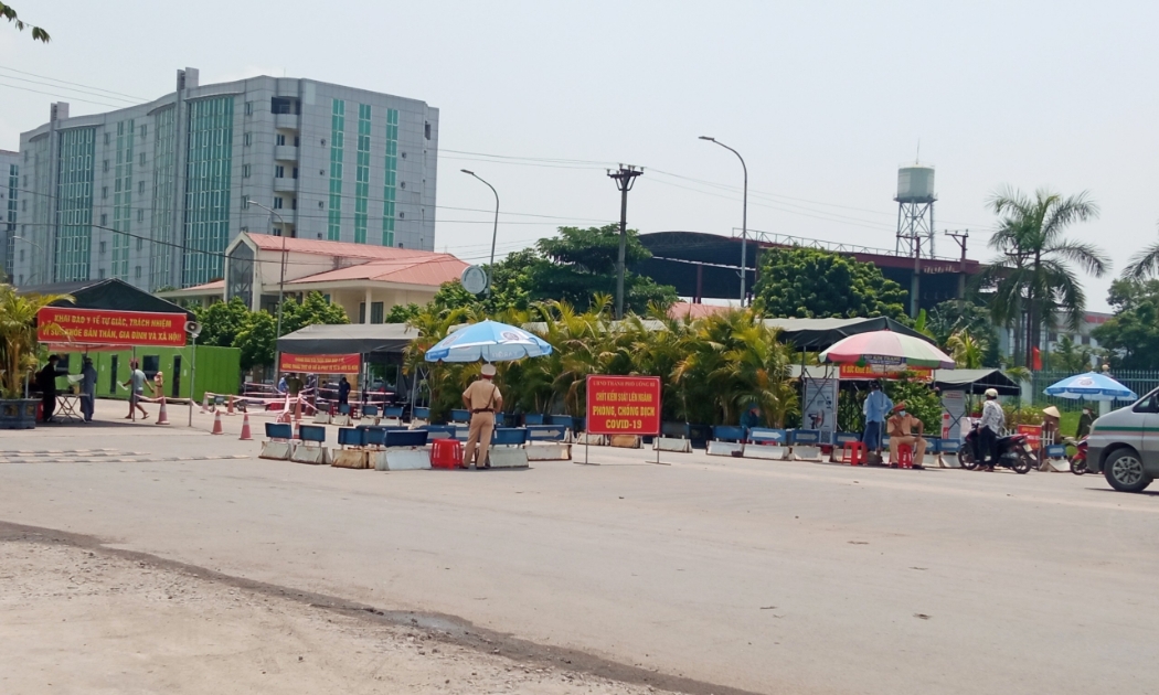 Chốt kiểm soát tại cầu Đá Bạc tỉnh Quảng Ninh