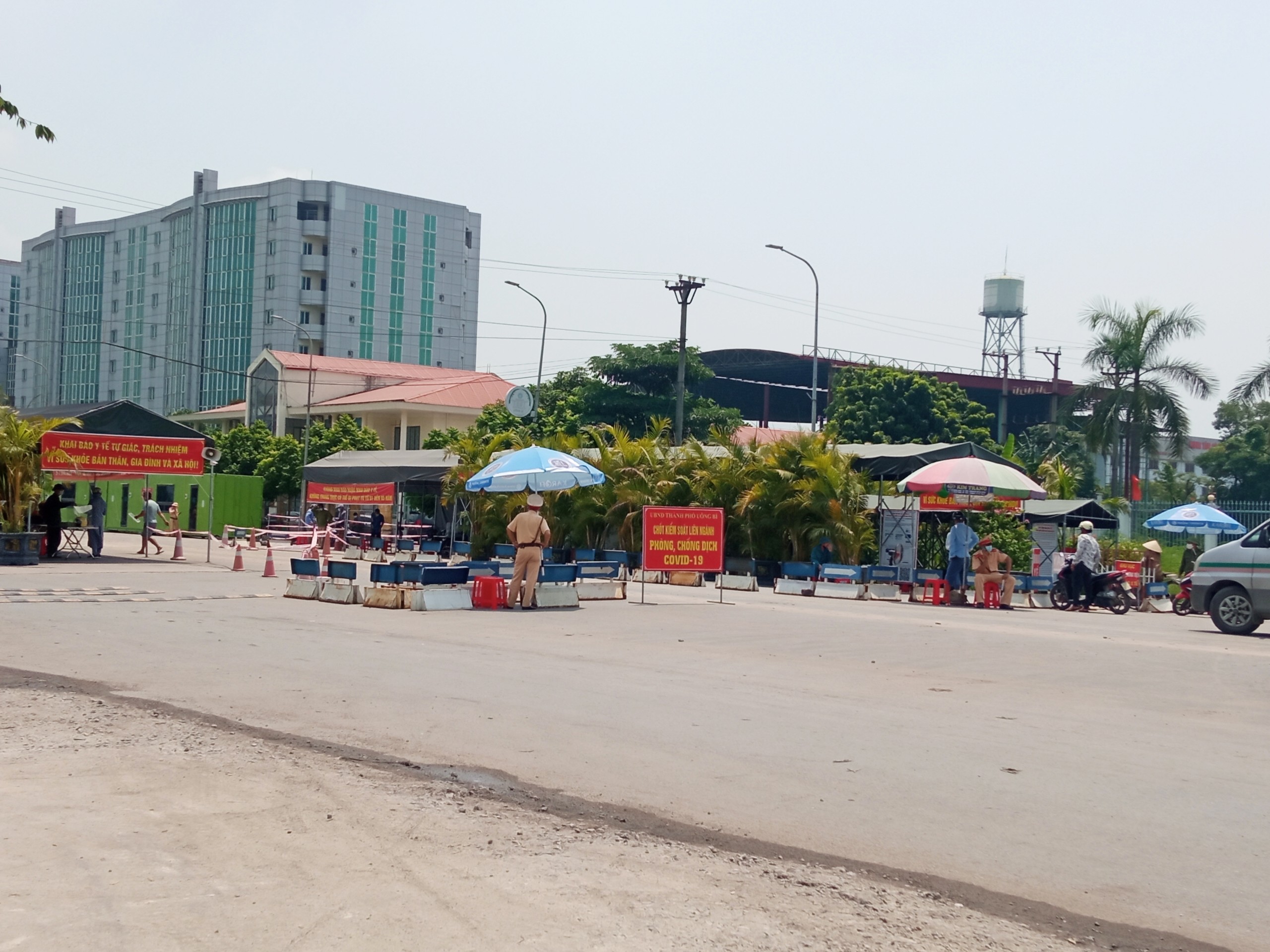 Chốt kiểm soát tại cầu Đá Bạc tỉnh Quảng Ninh