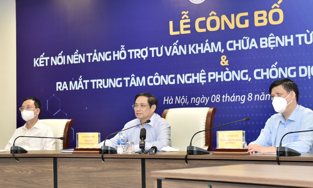 Thủ tướng Phạm Minh Chính dự lễ công bố kết nối Nền tảng hỗ trợ tư vấn khám, chữa bệnh từ xa (Telehealth) tới 100% tuyến huyện. Ảnh - VGP.