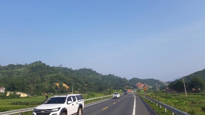 Hoa Binh to link with national transport network