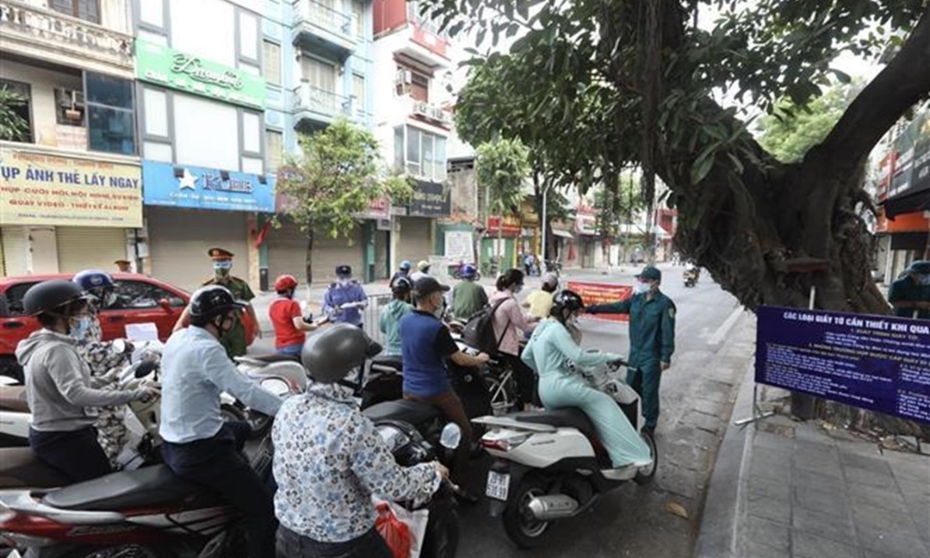 Hà Nội siết chặt công tác kiểm tra, giám sát tránh tình trạng người đi ra đường không cần thiết - Ảnh Sưu tầm