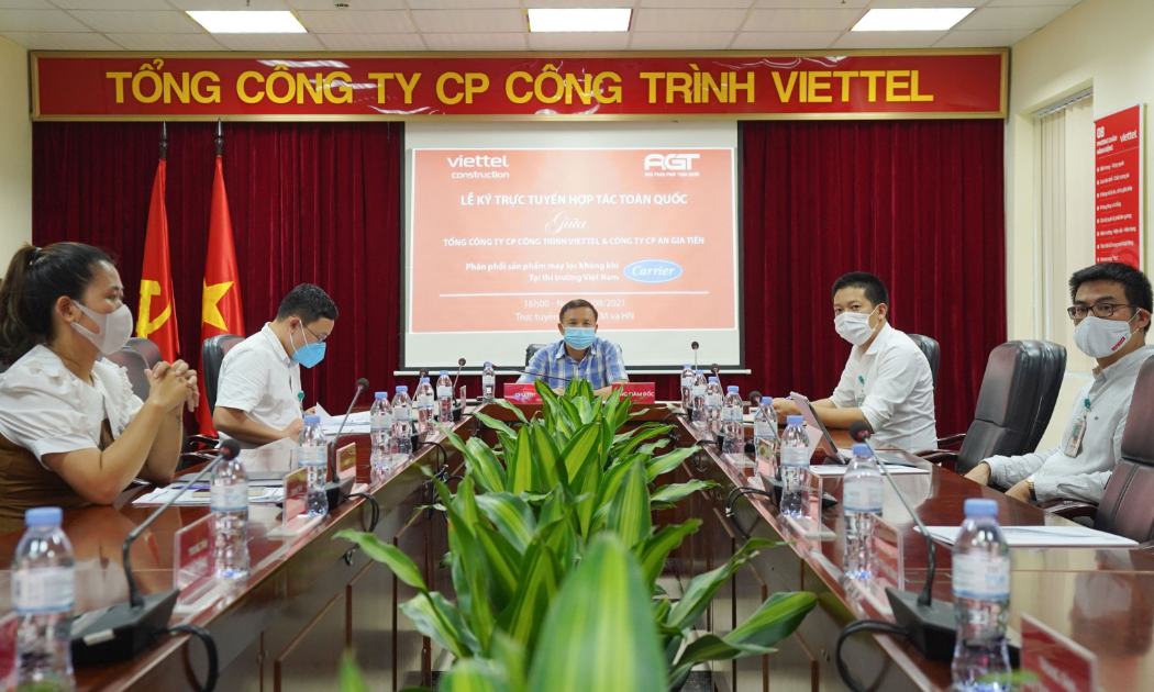 Lễ ký kết phân phối toàn quốc sản phẩm Máy lọc không khí Carrier giữa Viettel Construction và An Gia Tiến và đại diện Carrier Việt Nam.