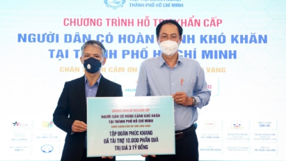 Phuc Khang donates 10,000 gifts of $130,000 to help people suffering many hardships