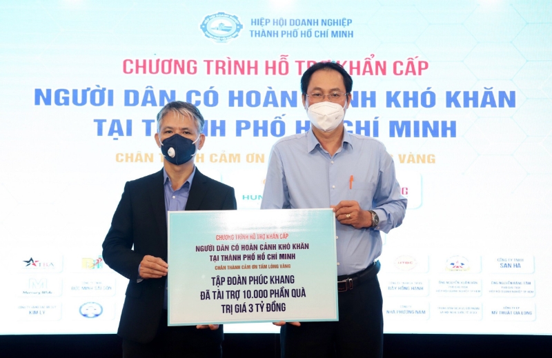 Phuc Khang donates 10,000 gifts of $130,000 to help people suffering many hardships