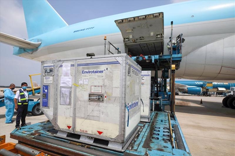 600,000 more AstraZeneca doses arrive