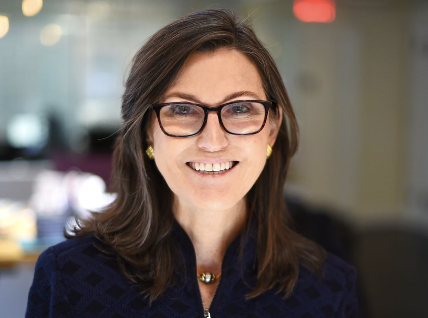 Nhà quản lý quỹ Cathie Wood - Ảnh: WSJ.