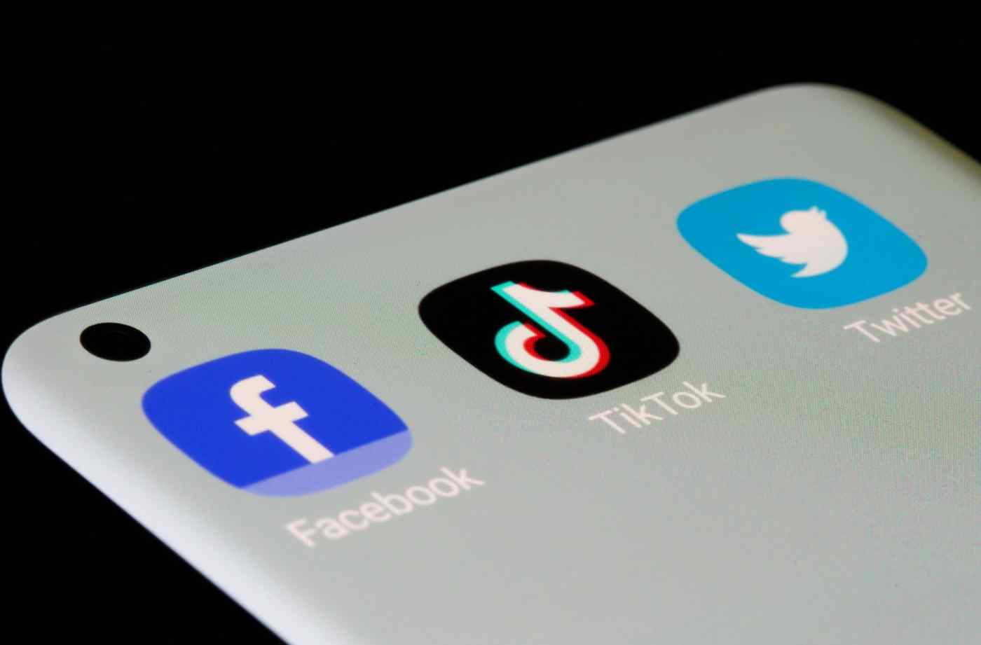 TikTok là ứng dụng mạng xã hội được tải về nhiều nhất thế giới năm 2020 - Ảnh: Reuters
