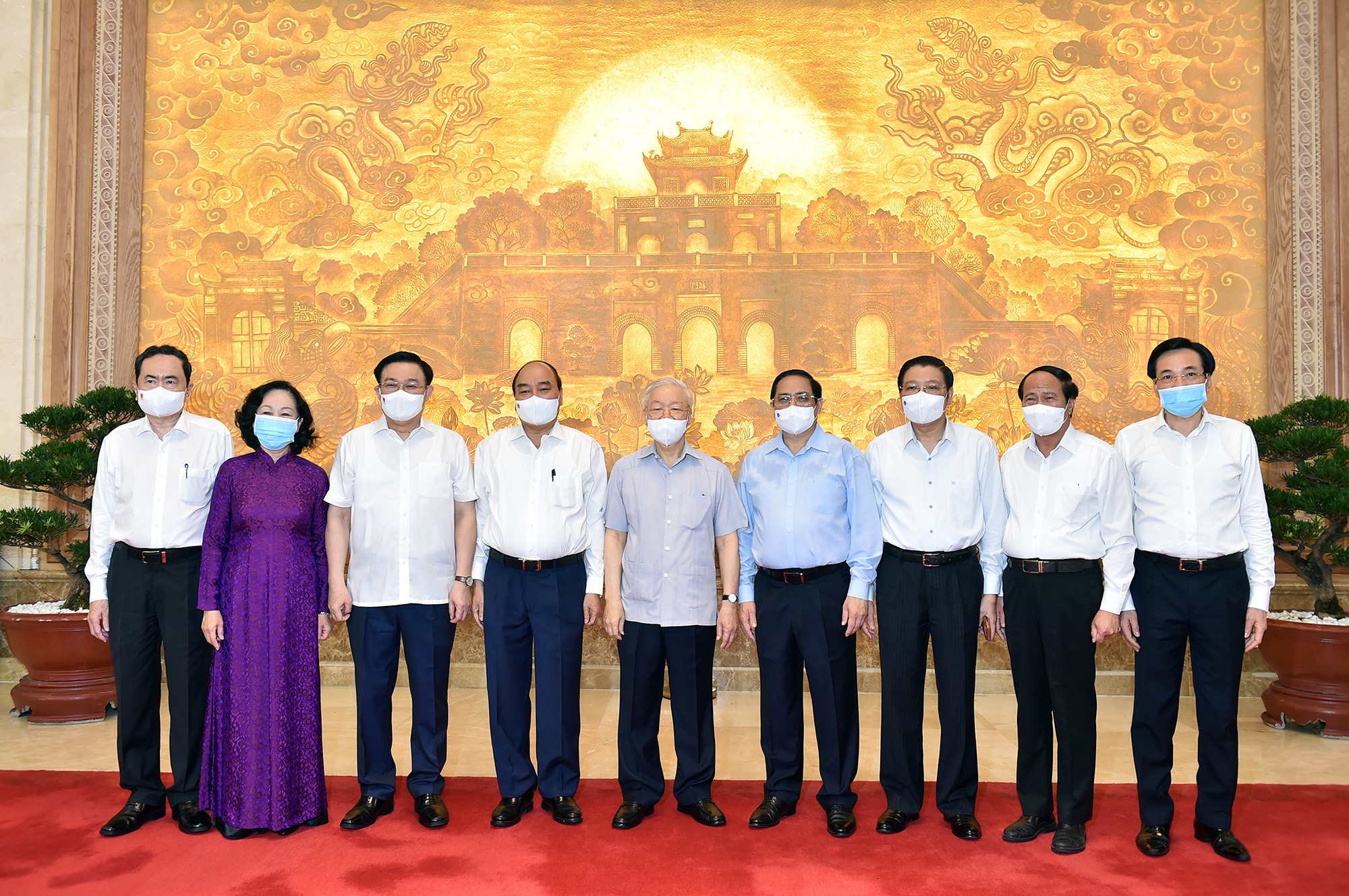 Các đồng chí lãnh đạo Đảng, Nhà nước, Quốc hội, Chính phủ dự phiên họp - Ảnh: VGP/Nhật Bắc