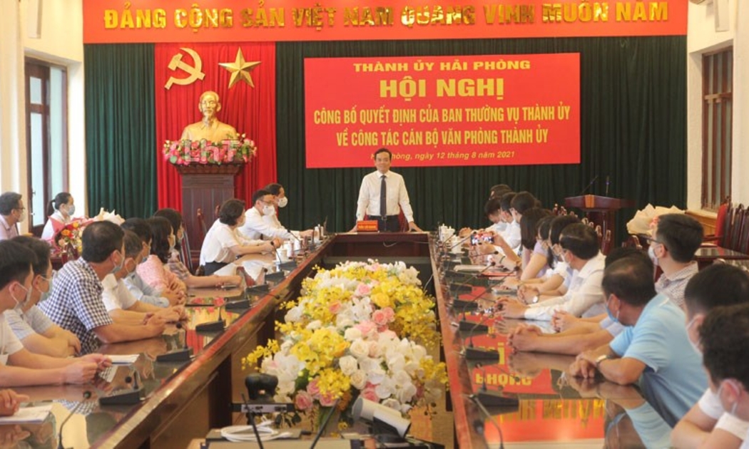 Bí Thư thành ủy Hải Phòng Trần Lưu Quang phát biểu tại hôi nghị