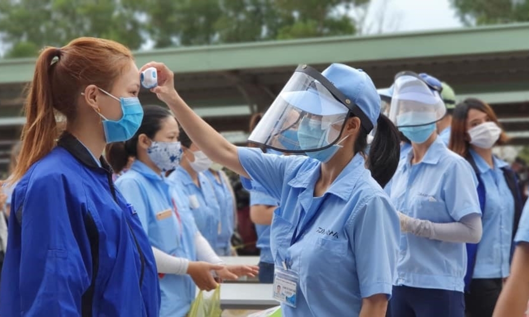 Hà Nội đã xác định nhiều trường hợp công nhân dương tính với SARS-CoV-2. Ảnh minh họa.