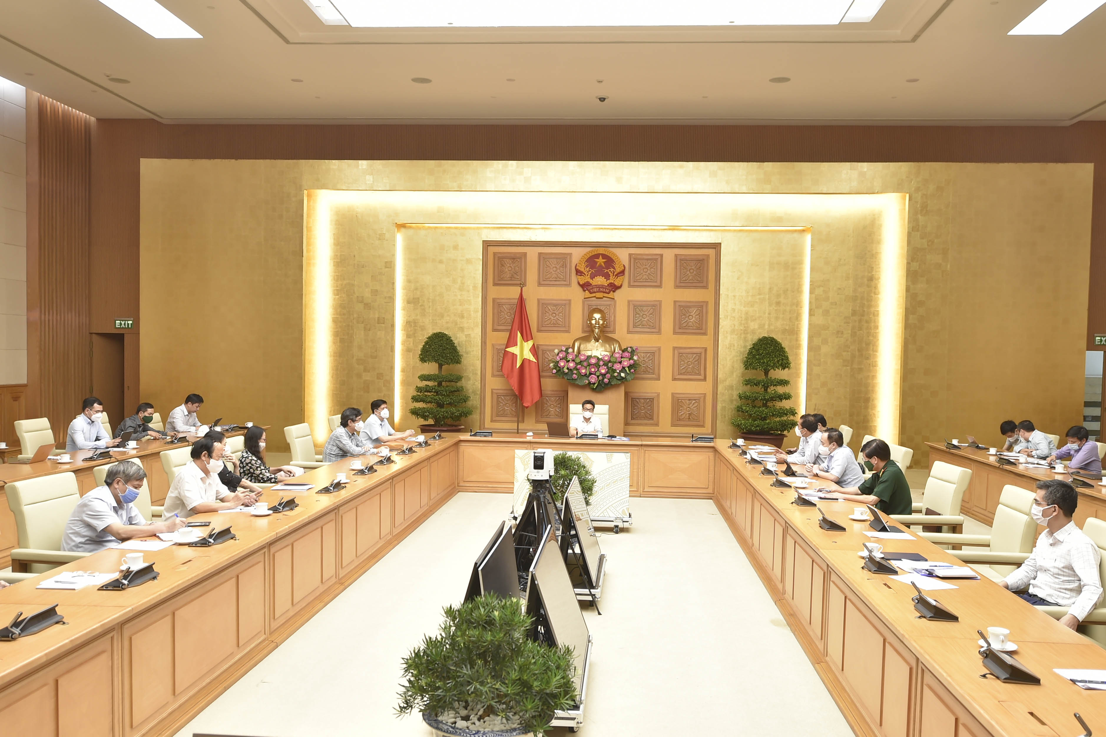 To&agrave;n cảnh cuộc họp. Ảnh - VGP.&nbsp;