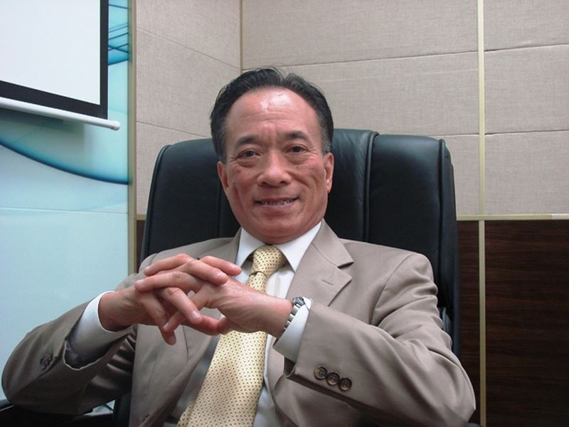 Chuyên gia kinh tế Nguyễn Trí Hiếu