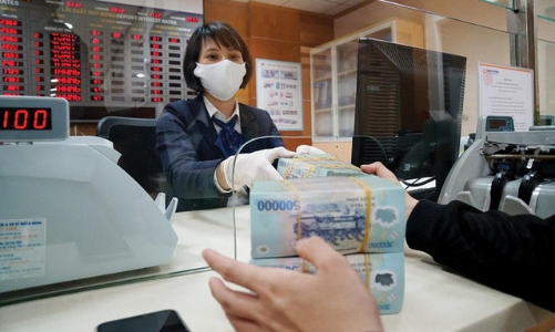 Tăng trưởng tín dụng vật vờ trong giãn cách